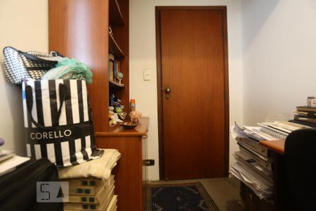 Apartamento à venda com 133m², 4 quartos e 2 vagasEscritório