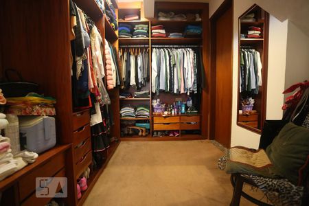 Apartamento à venda com 133m², 4 quartos e 2 vagasCloset da Suíte