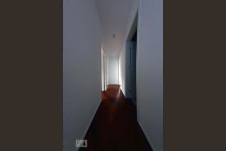 Corredor de apartamento para alugar com 3 quartos, 61m² em Xaxim, Curitiba