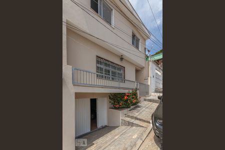 Casa à venda com 159m², 2 quartos e 3 vagasFachada