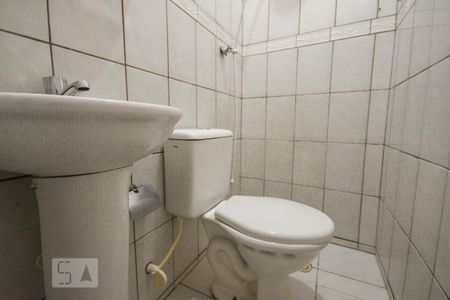 Casa para alugar com 36m², 2 quartos e sem vaga Casa para alugar com 36m², 2 quartos e sem vagaBanheiro