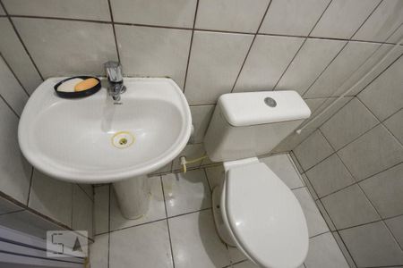 Casa para alugar com 36m², 2 quartos e sem vaga Casa para alugar com 36m², 2 quartos e sem vagaBanheiro