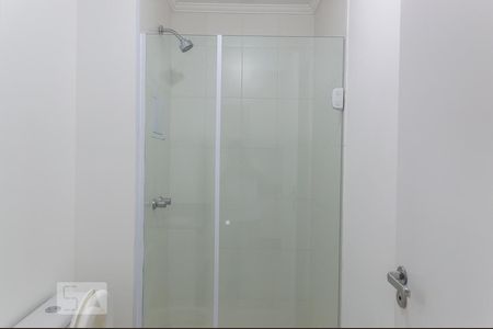 Banheiro de kitnet/studio para alugar com 1 quarto, 36m² em Jardim do Mar, São Bernardo do Campo