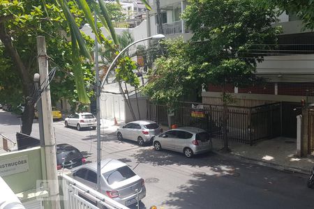 Apartamento à venda com 93m², 2 quartos e 1 vagaVista da rua