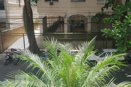 Apartamento à venda com 93m², 2 quartos e 1 vagaVista da rua