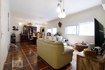 Apartamento para alugar com 120m², 3 quartos e 1 vaga Apartamento para alugar com 120m², 3 quartos e 1 vagaSala