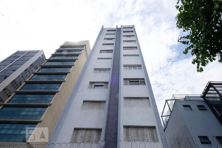 Apartamento para alugar com 120m², 3 quartos e 1 vaga Apartamento para alugar com 120m², 3 quartos e 1 vagaFachada