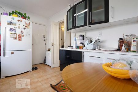 Apartamento para alugar com 120m², 3 quartos e 1 vaga Apartamento para alugar com 120m², 3 quartos e 1 vagaCozinha