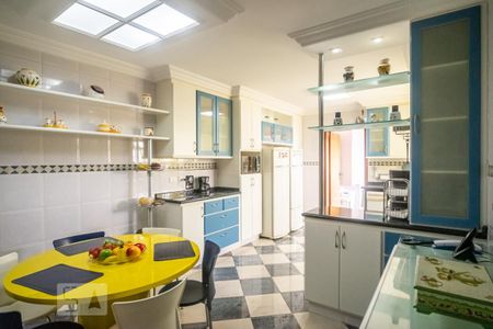 Apartamento à venda com 212m², 4 quartos e 3 vagasCozinha