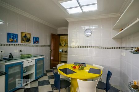 Apartamento à venda com 212m², 4 quartos e 3 vagasCozinha