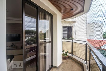 Apartamento à venda com 212m², 4 quartos e 3 vagasVaranda
