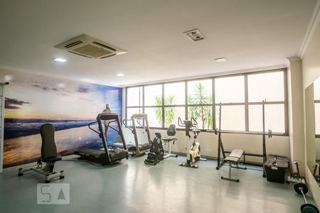 Apartamento à venda com 212m², 4 quartos e 3 vagasÁrea comum - Piscina