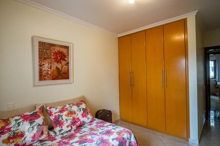 Apartamento à venda com 212m², 4 quartos e 3 vagasQuarto 3