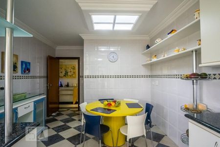 Apartamento à venda com 212m², 4 quartos e 3 vagasCozinha