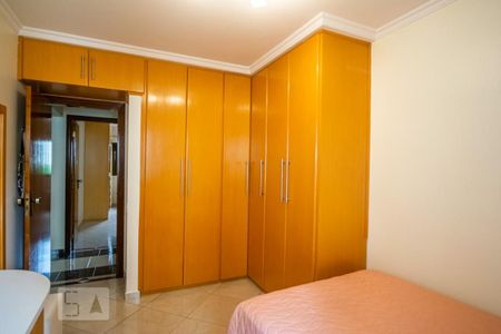 Apartamento à venda com 212m², 4 quartos e 3 vagasQuarto 2