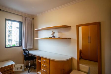 Apartamento à venda com 212m², 4 quartos e 3 vagasQuarto 2