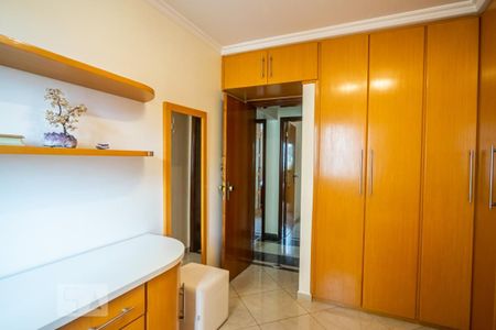 Apartamento à venda com 212m², 4 quartos e 3 vagasQuarto 2