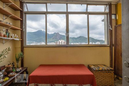 Apartamento à venda com 98m², 2 quartos e 2 vagasQuarto Suíte 2