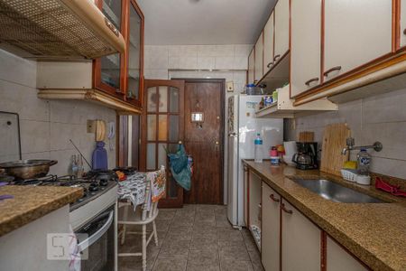 Apartamento à venda com 98m², 2 quartos e 2 vagasCozinha