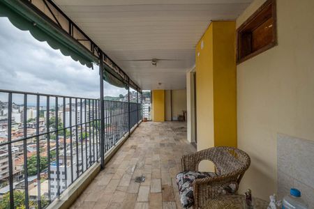 Apartamento à venda com 98m², 2 quartos e 2 vagasCobertura