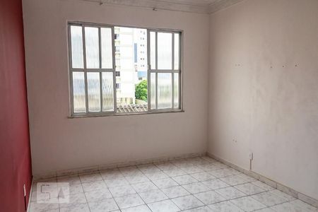 Apartamento para alugar com 65m², 2 quartos e sem vagasala