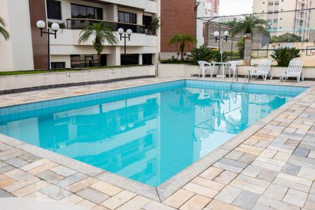 Apartamento à venda com 93m², 3 quartos e 1 vaga Apartamento à venda com 93m², 3 quartos e 1 vagaPiscina