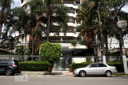 Apartamento à venda com 93m², 3 quartos e 1 vaga Apartamento à venda com 93m², 3 quartos e 1 vagaFachada