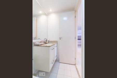 Apartamento para alugar com 80m², 2 quartos e 2 vagasBanheiro Social