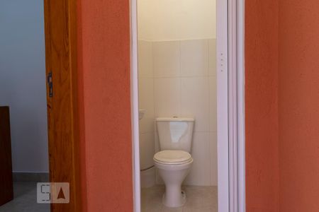 Casa para alugar com 76m², 2 quartos e sem vaga Casa para alugar com 76m², 2 quartos e sem vagaBanheiro 2