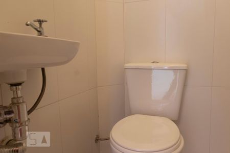 Casa para alugar com 76m², 2 quartos e sem vaga Casa para alugar com 76m², 2 quartos e sem vagaBanheiro 2