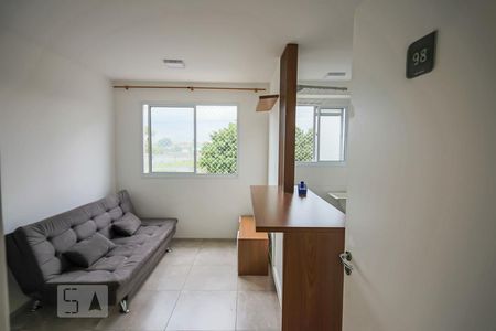 Sala de Apartamento com 2 quartos, 44m² Jardim Éster Yolanda