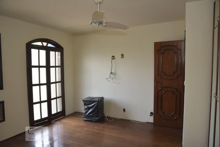 Casa de condomínio à venda com 339m², 4 quartos e 3 vagasSuíte