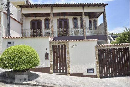 Casa de condomínio à venda com 339m², 4 quartos e 3 vagasFachada