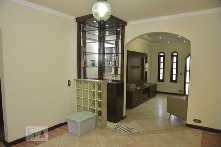 Sala de casa de condomínio para alugar com 4 quartos, 339m² em Taquara, Rio de Janeiro