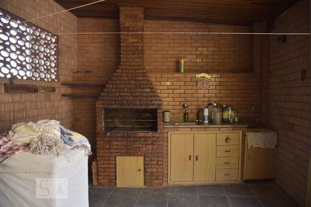 Casa de condomínio à venda com 339m², 4 quartos e 3 vagasChurrasqueira