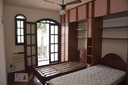 Casa de condomínio à venda com 339m², 4 quartos e 3 vagasQuarto 2