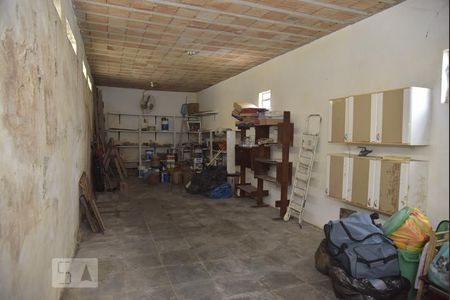 Casa de condomínio à venda com 339m², 4 quartos e 3 vagasPorão