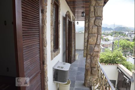 Casa de condomínio à venda com 339m², 4 quartos e 3 vagasVaranda do Quarto 2 e suíte