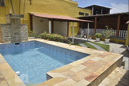 Casa de condomínio à venda com 339m², 4 quartos e 3 vagasPiscina