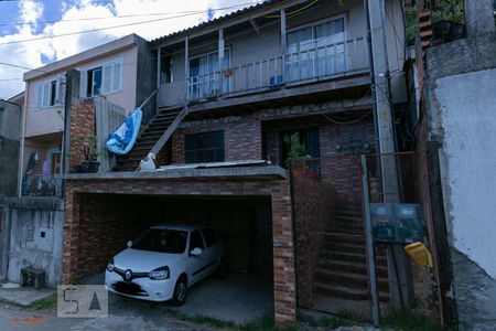 Casa à venda com 111m², 3 quartos e 1 vagaFachada