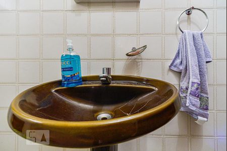 Casa à venda com 150m², 4 quartos e 2 vagasBanheiro de Serviço