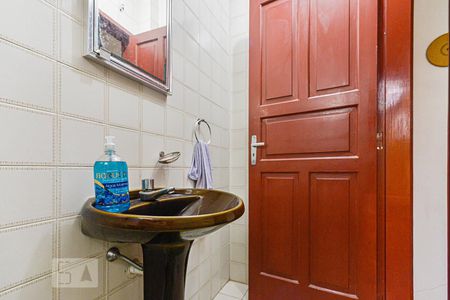 Casa à venda com 150m², 4 quartos e 2 vagasBanheiro de Serviço