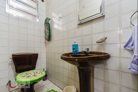 Casa à venda com 150m², 4 quartos e 2 vagasBanheiro de Serviço
