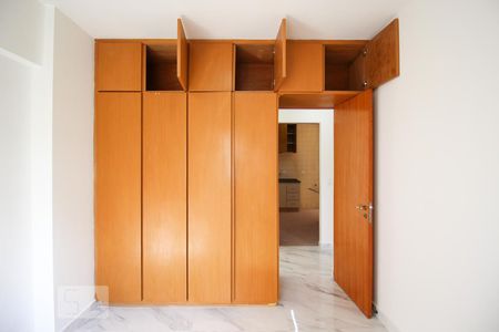 Quarto 1 de apartamento para alugar com 2 quartos, 64m² em Moema, São Paulo