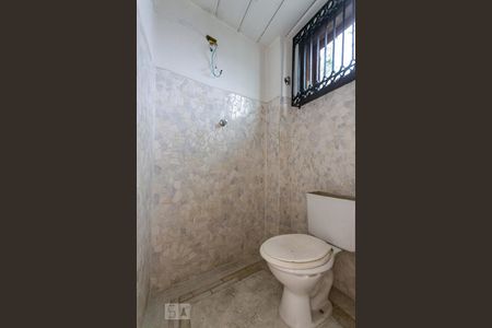 Casa à venda com 149m², 3 quartos e 8 vagasBanheiro