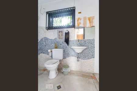 Casa à venda com 149m², 3 quartos e 8 vagasBanheiro