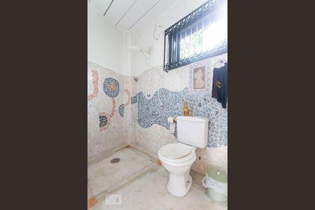 Casa à venda com 149m², 3 quartos e 8 vagasBanheiro