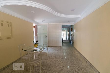 Apartamento à venda com 72m², 2 quartos e 1 vagaHall de entrada do prédio