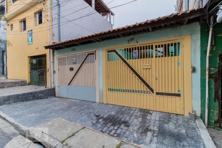 Casa à venda com 74m², 2 quartos e 2 vagasFachada