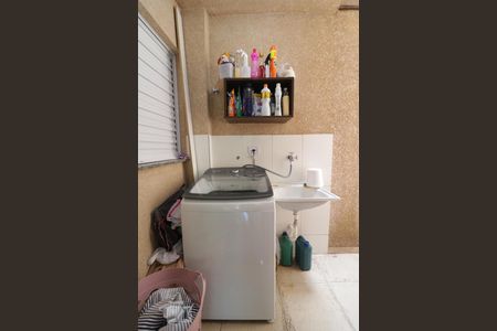 Apartamento à venda com 55m², 2 quartos e sem vagaArea de serviço